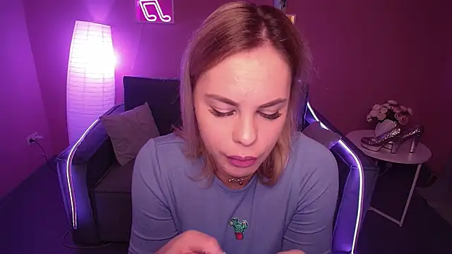 Snapshot of RikaRaily chatting on 01.21.25 RikaRaily online show from 01.21.25