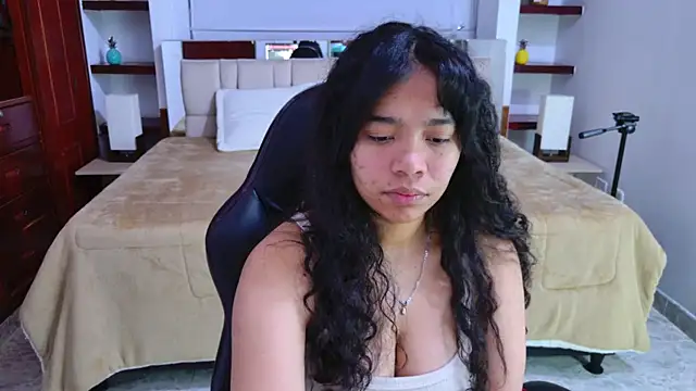 laureentt  online show from 09.25.25