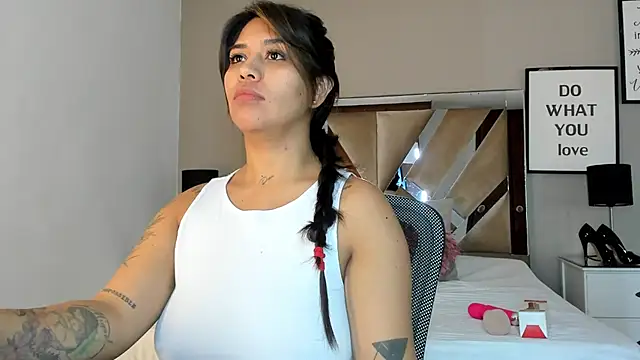 sharlott18 online show from 01.02.25