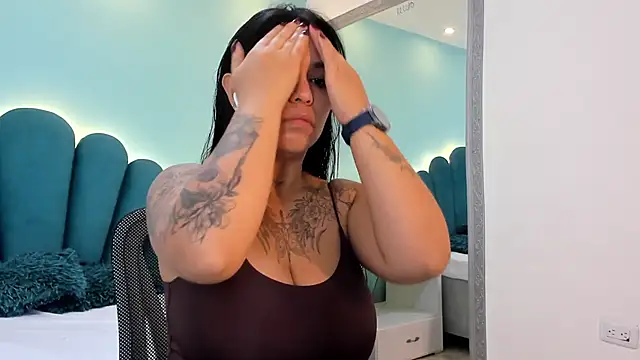 sharlott18 online show from 01.14.26