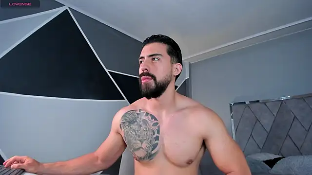 Snapshot of Markbrown chatting on 01.01.25 Markbrown online show from 01.01.25