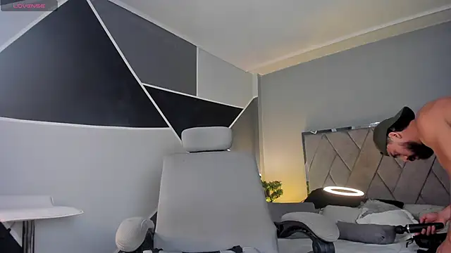 Snapshot of Markbrown chatting on 02.11.25 Markbrown online show from 02.11.25