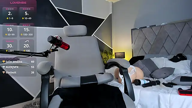 Snapshot of Markbrown chatting on 03.11.25 Markbrown online show from 03.11.25