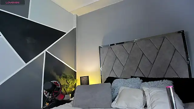 Snapshot of Markbrown chatting on 03.12.25 Markbrown online show from 03.12.25