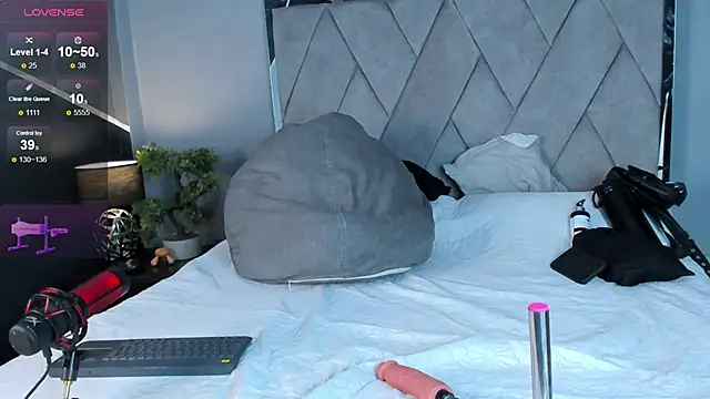 Snapshot of Markbrown chatting on 11.25.25 Markbrown online show from 11.25.25