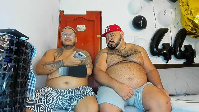 Latino bigcock online show from 12.17.25