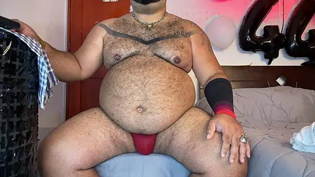 Latino bigcock online show from 12.17.25