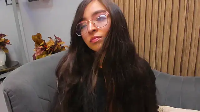 Snapshot of Eva_Macalliter chatting on 03.14.25 Eva Macalliter online show from 03.14.25