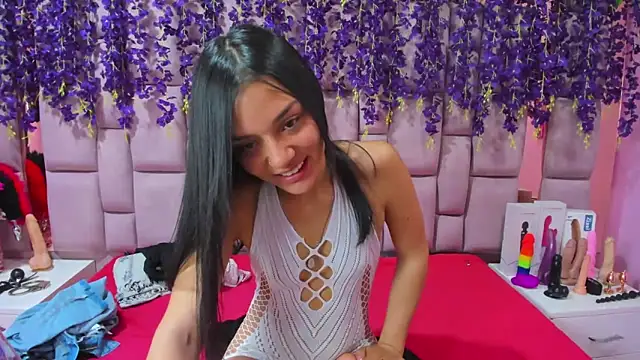 Snapshot of Bich_Anal_ chatting on 12.23.24 Bich Anal online show from 12.23.24
