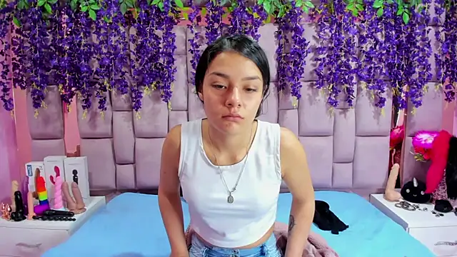 Snapshot of Bich_Anal_ chatting on 01.10.25 Bich Anal online show from 01.10.25