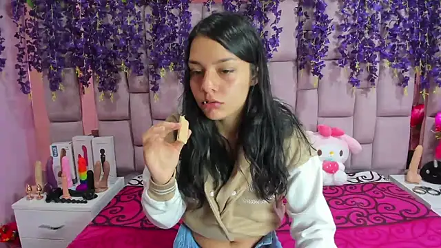 Snapshot of Bich_Anal_ chatting on 01.13.25 Bich Anal online show from 01.13.25