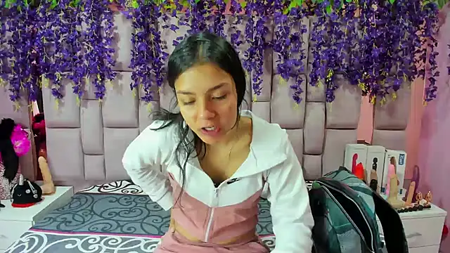 Snapshot of Bich_Anal_ chatting on 02.24.25 Bich Anal online show from 02.24.25