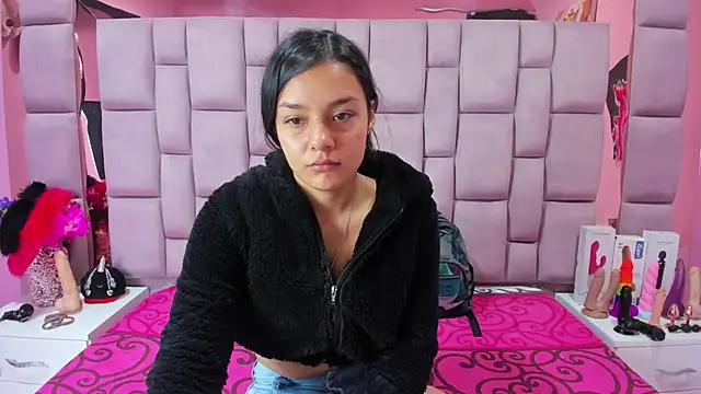 Snapshot of Bich_Anal_ chatting on 02.25.25 Bich Anal online show from 02.25.25