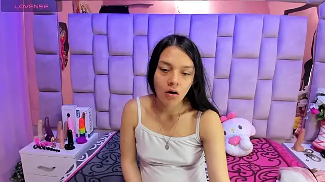 Snapshot of Bich_Anal_ chatting on 09.10.25 Bich Anal online show from 09.10.25