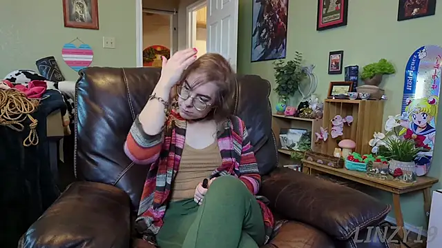 Snapshot of Linzy_19 chatting on 01.29.25 Linzy 19 online show from 01.29.25