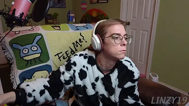 Snapshot of Linzy_19 chatting on 02.22.25 Linzy 19 online show from 02.22.25