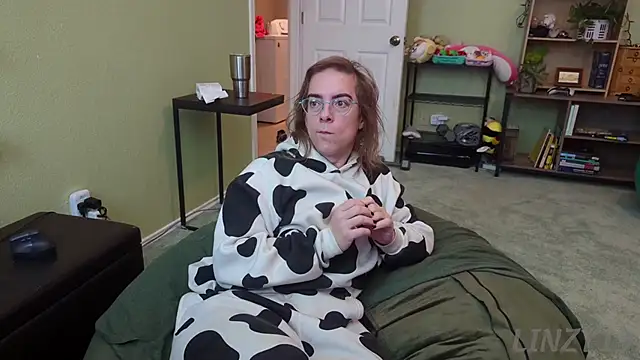 Linzy 19 online show from 12.17.25