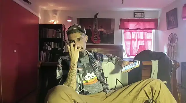 Snapshot of RoosterWabbit chatting on 01.15.25 RoosterWabbit online show from 01.15.25