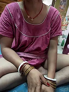 COUPLLE VILLAGE online show from 04.17.26