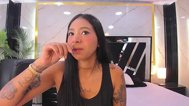 Lia-Anahiz online show from 03.13.25