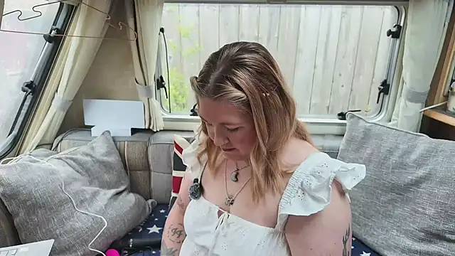 British  Rosie online show from 05.15.26