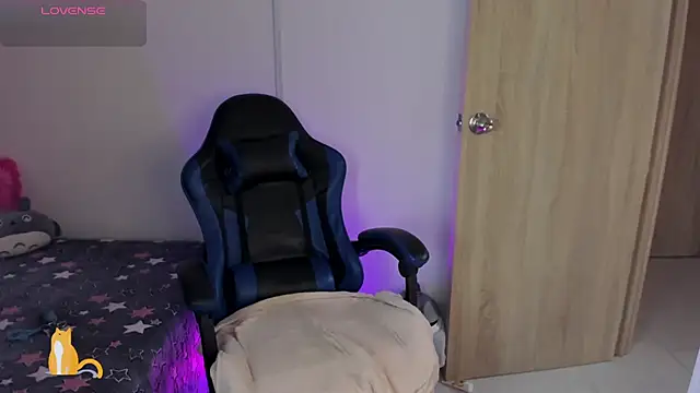 roseliam25 online show from 10.30.25