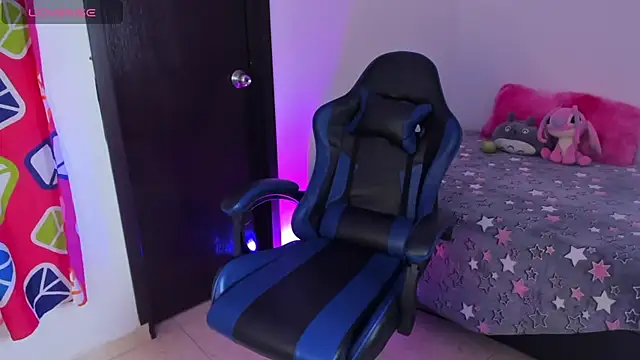 roseliam25 online show from 11.04.25