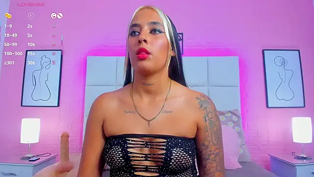 Snapshot of charlotte_kisss chatting on 06.28.26 charlotte kisss online show from 06.28.26
