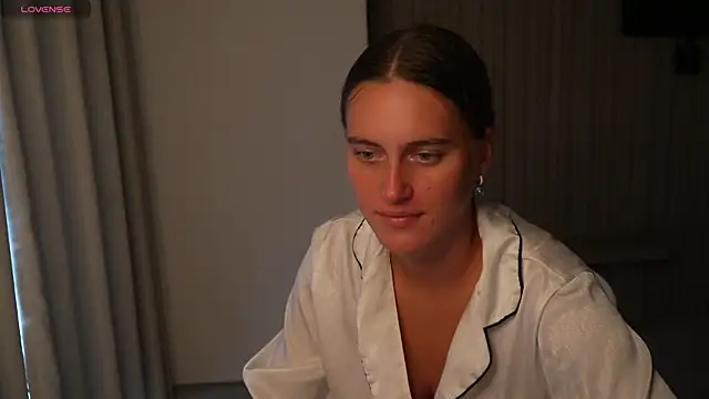 Snapshot of HarleyDeess chatting on 06.19.26 HarleyDeess online show from 06.19.26