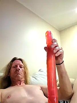 Snapshot of Travislovescum chatting on 09.30.25 Travislovescum online show from 09.30.25