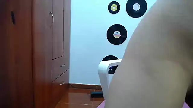 9 Fernanda 9 online show from 03.01.25