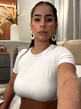 Mau White online show from 12.04.25