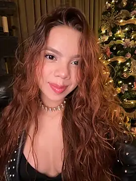 Snapshot of MollyHeadley chatting on 12.19.24 MollyHeadley online show from 12.19.24