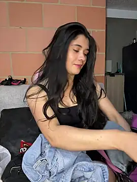 Snapshot of ambar-adaams chatting on 08.01.26 ambar-adaams online show from 08.01.26