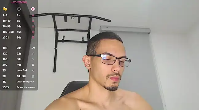 Snapshot of russthiago chatting on 01.07.25 russthiago online show from 01.07.25