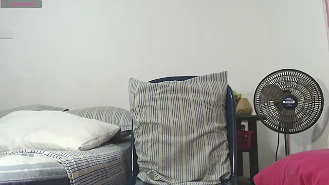 Snapshot of russthiago chatting on 11.25.25 russthiago online show from 11.25.25