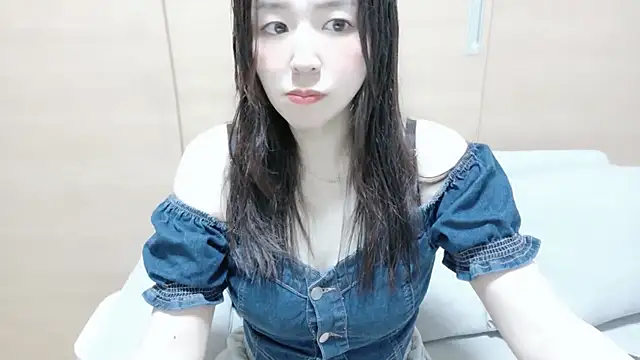 Snapshot of Arisa__ chatting on 06.02.26 Arisa online show from 06.02.26