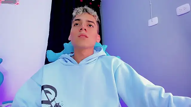 Snapshot of jake_and_joaquin chatting on 01.21.25 jake and joaquin online show from 01.21.25