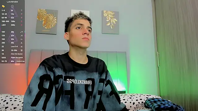 Snapshot of jake_and_joaquin chatting on 03.01.25 jake and joaquin online show from 03.01.25