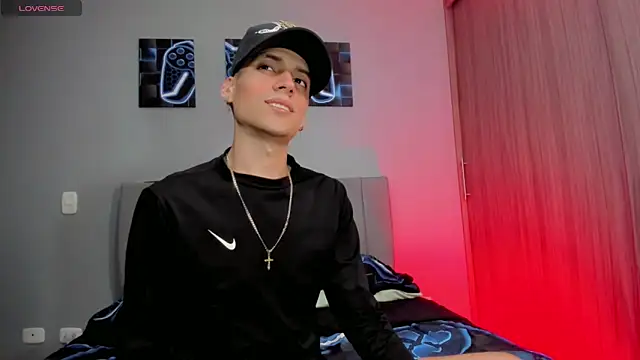 Snapshot of jake_and_joaquin chatting on 09.17.25 jake and joaquin online show from 09.17.25