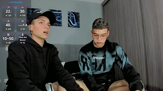 Snapshot of jake_and_joaquin chatting on 10.05.25 jake and joaquin online show from 10.05.25