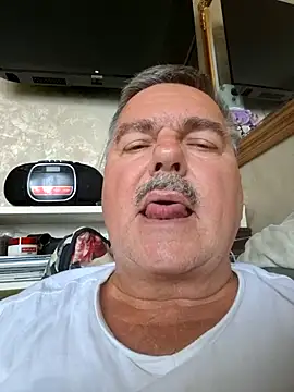 Snapshot of Tbone17 chatting on 07.26.26 Tbone17 online show from 07.26.26