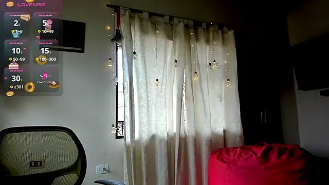 Snapshot of Rainbow_leia chatting on 01.25.25 Rainbow leia online show from 01.25.25