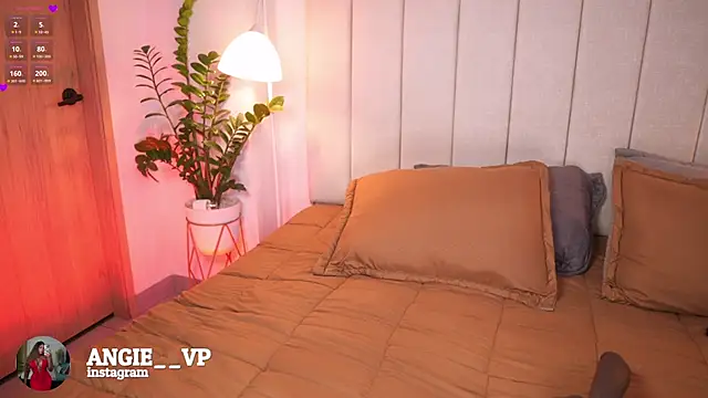 nicoletth18 online show from 11.20.25