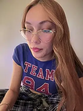 Snapshot of MichelleFerry_ chatting on 02.06.25 MichelleFerry online show from 02.06.25