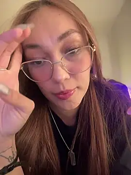 Snapshot of MichelleFerry_ chatting on 02.10.25 MichelleFerry online show from 02.10.25