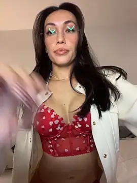 Snapshot of MichelleFerry_ chatting on 12.20.25 MichelleFerry online show from 12.20.25