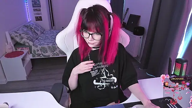 Snapshot of Yumi_Youkai chatting on 07.17.26 Yumi Youkai online show from 07.17.26