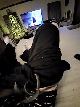 Snapshot of JoJob10 chatting on 12.16.25 JoJob10 online show from 12.16.25