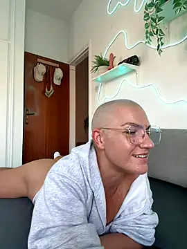 PaulinaSchubert1 online show from 11.10.25